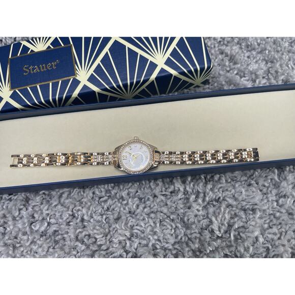Stauer Diamond Aura Gold Tone Womens Watch Gold Tone Crystals Preowned - Picture 6 of 8